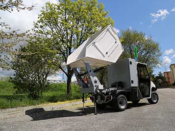Electrohydraulic tipping