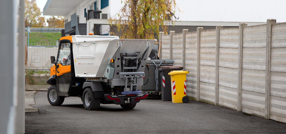 Electric garbage truck for recycling