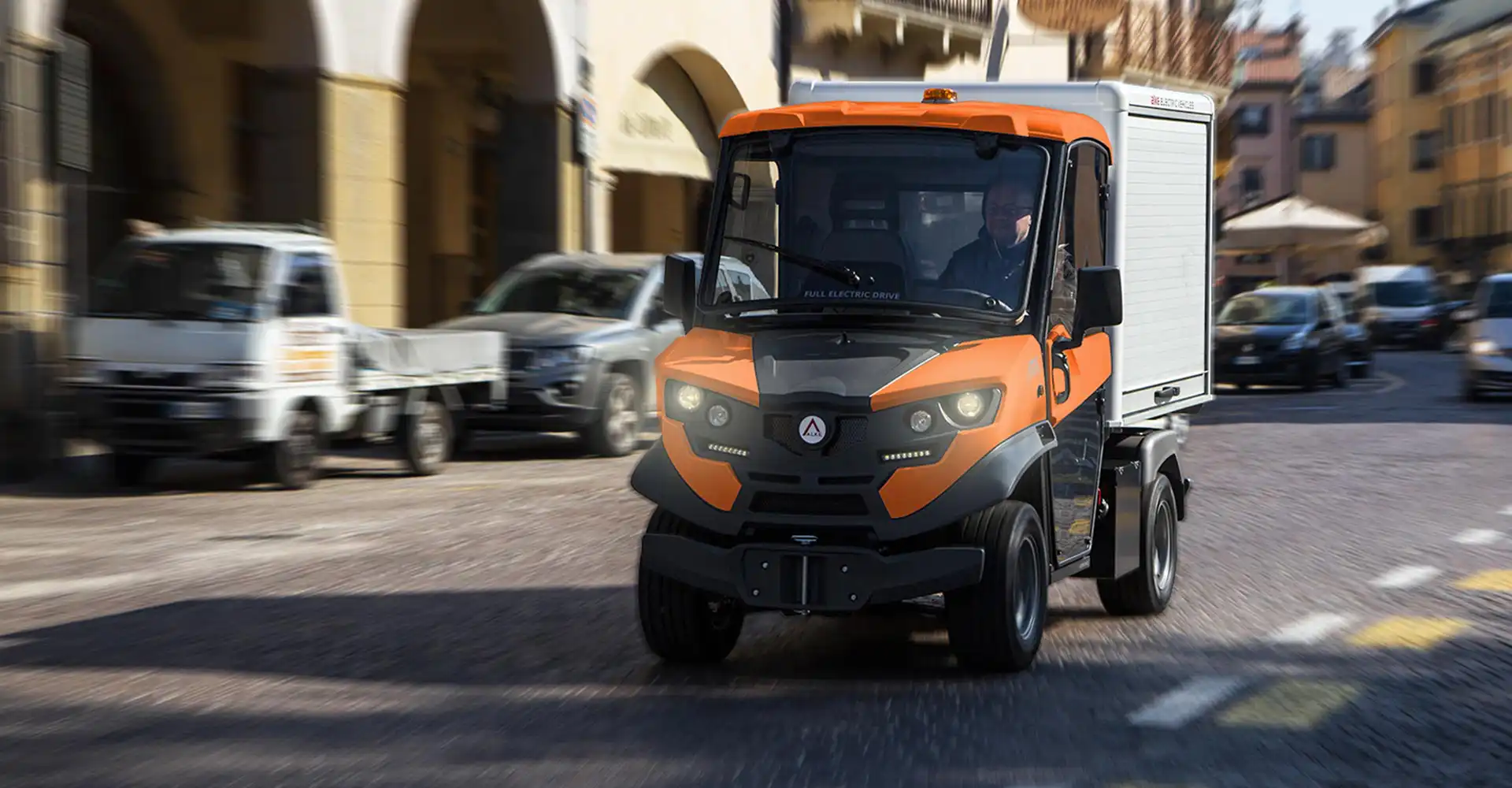 Electric box van with roller shutters - Ideal for freight transport