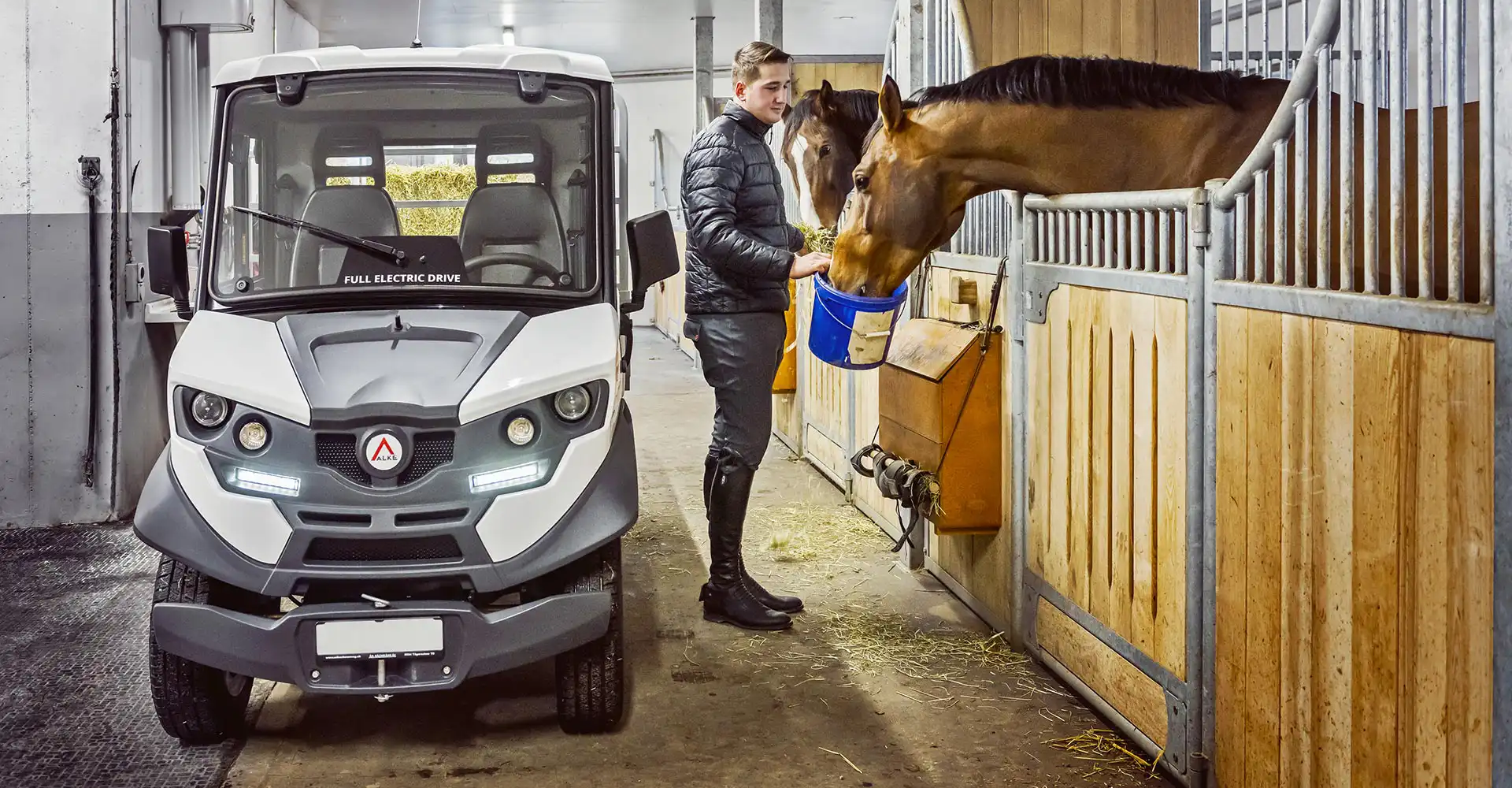 Electric utility vehicles for zoos