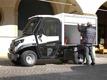 Bestelwagen voor koerier